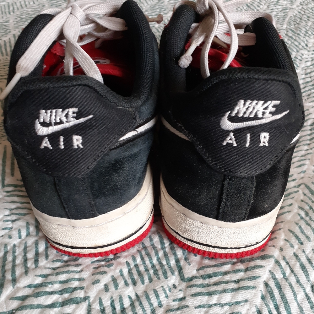 ❤price drop🖤 Boys Jordan's Size 5.5Y